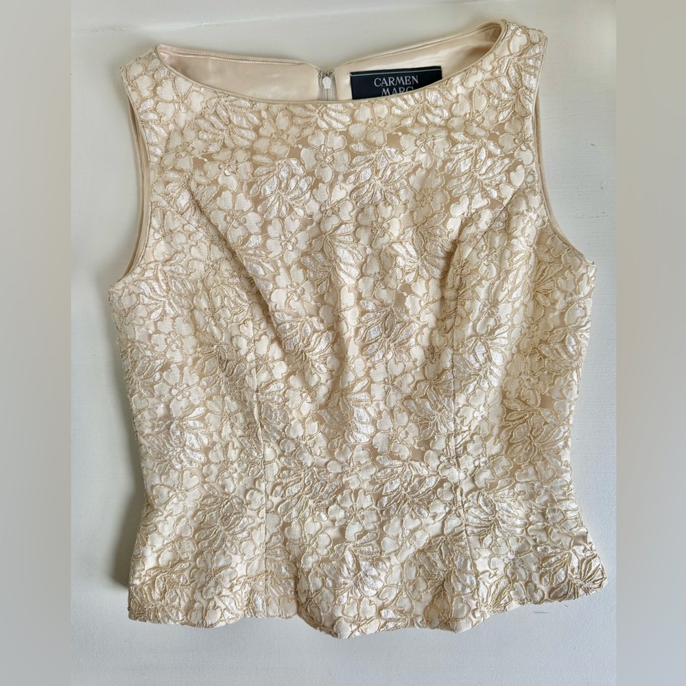 Carmen Marc Valvo Cream Sleeveless Fitted Peplum Blouse
